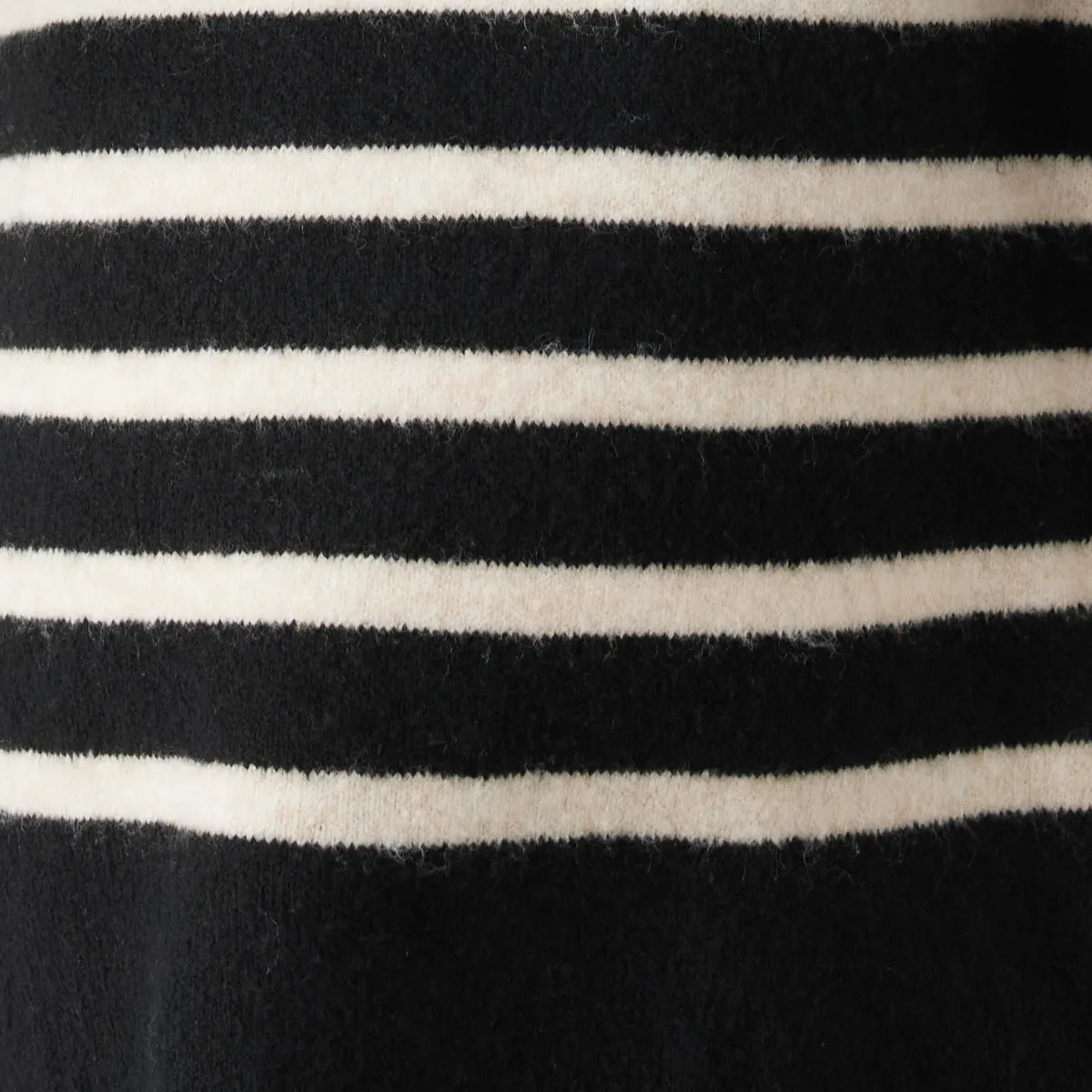 Gerrie Nursing Knit Black / Vanilla