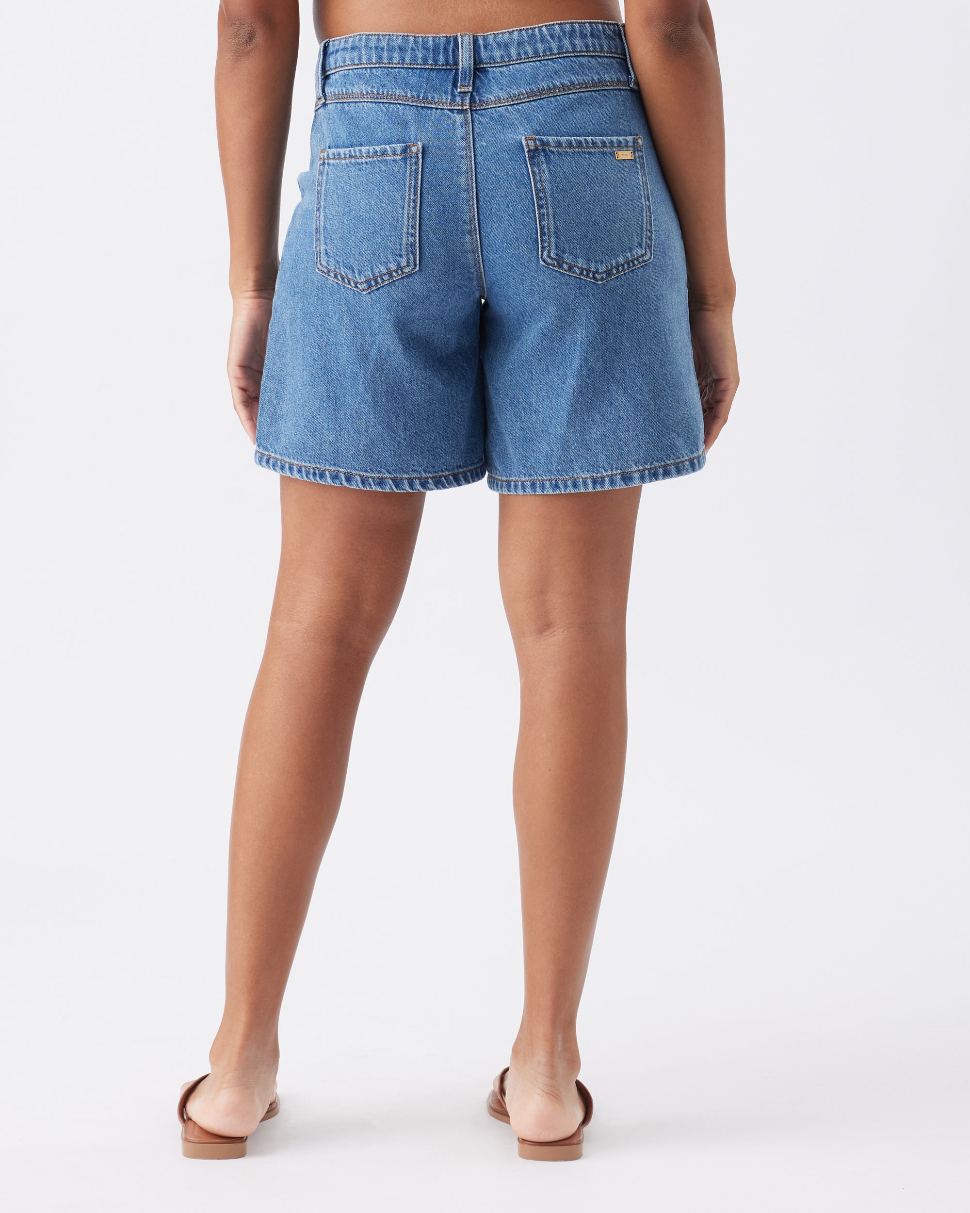 Dion Denim Short Classic Wash