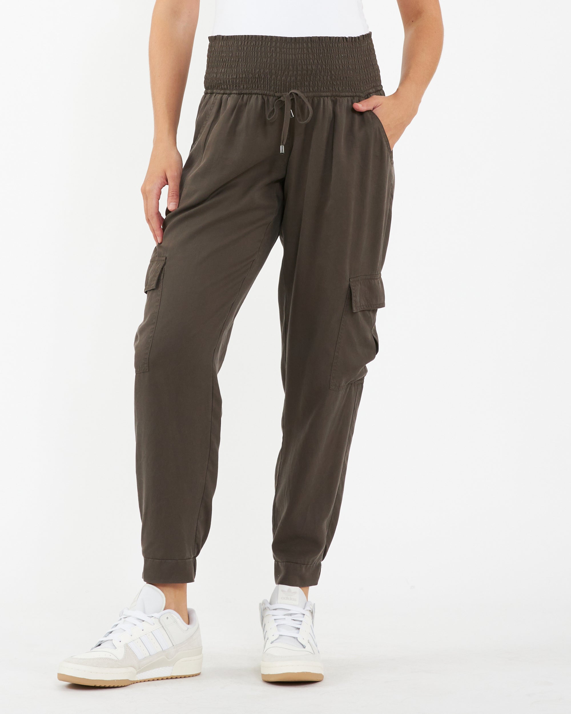 Tencel Off Duty Cargo Pant Chocolate
