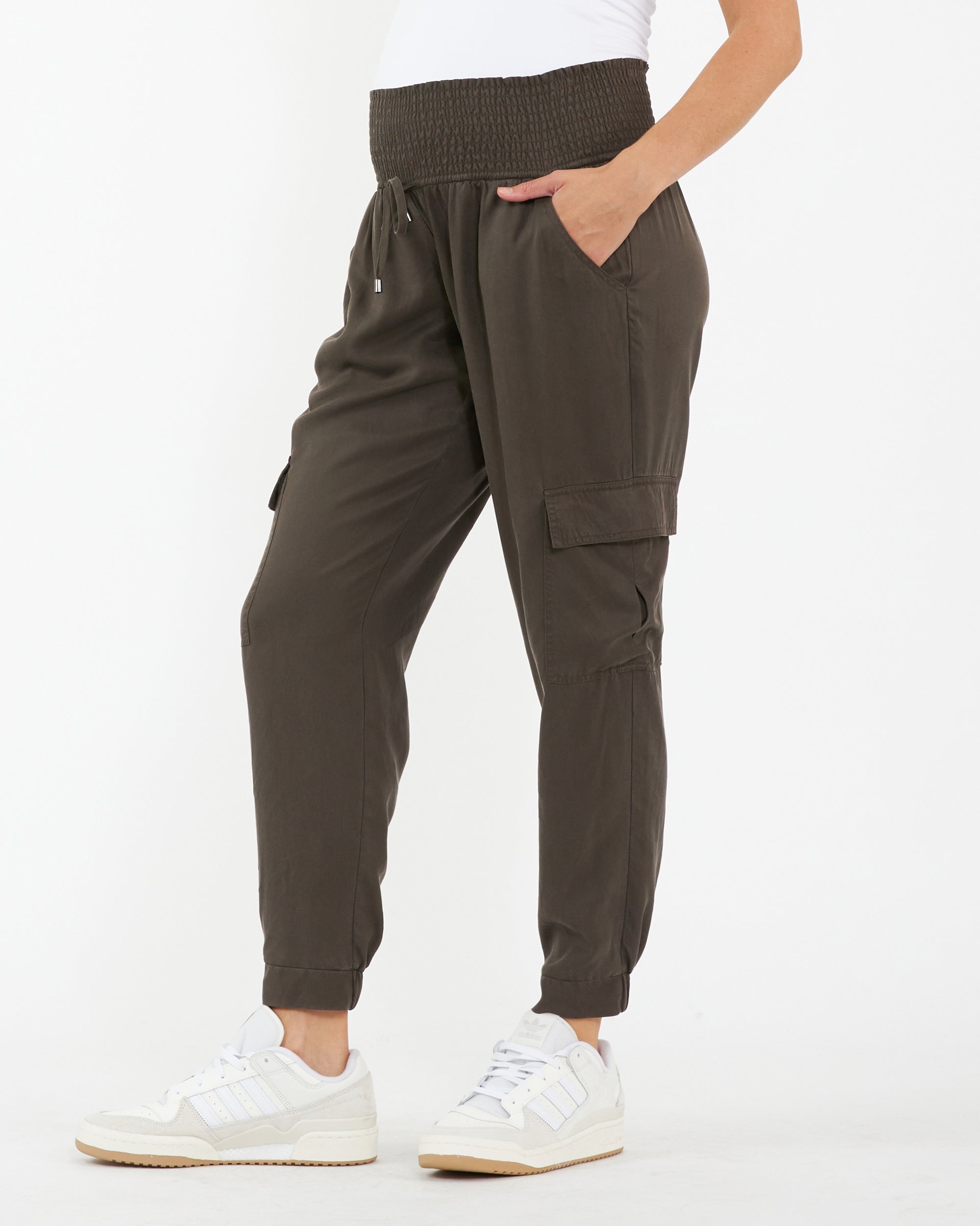 Tencel Off Duty Cargo Pant Chocolate